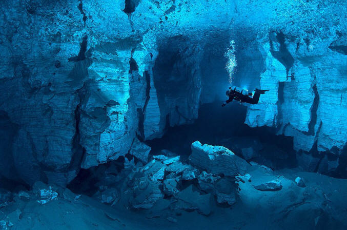 „caves15