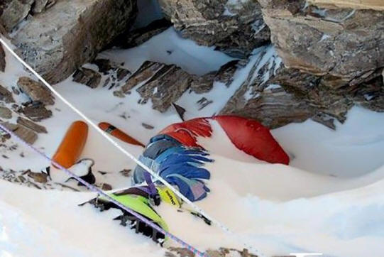 „everestcemetery01-620x416”