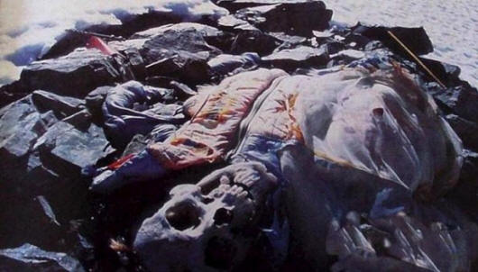 „everestcemetery06-620x357”