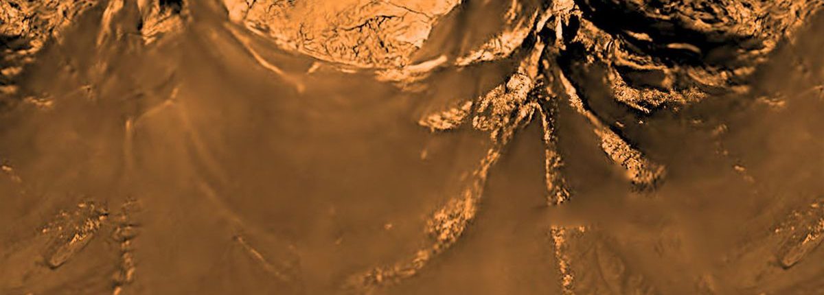 12 lat później NASA opublikowała zdjęcia powierzchni Tytana, gdzie jest on zaskakująco podobny do Ziemi 
