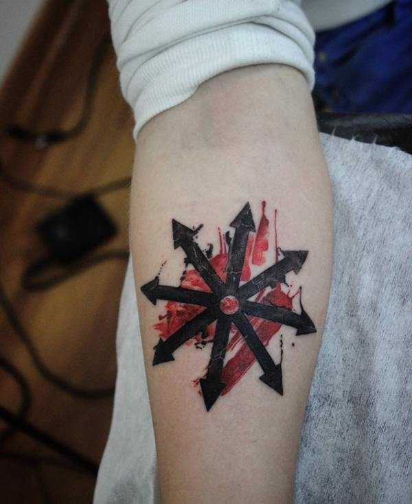 tatuaż gwiazdy chaosu 